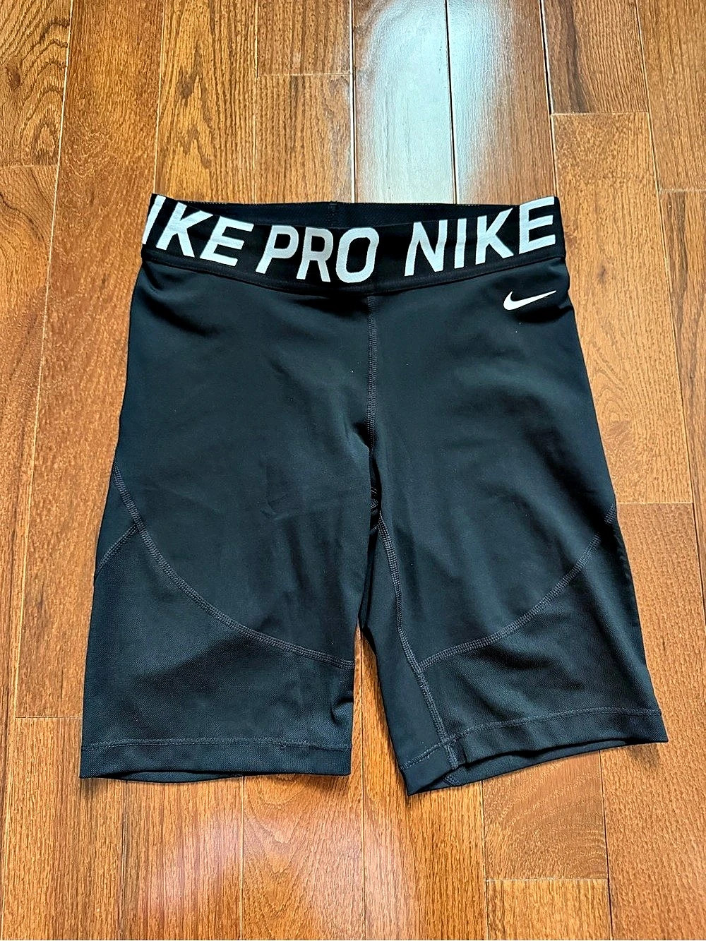 Nike Pro Women's Mid-Rise Mesh-Paneled Biker Shorts Bike Shorts Black Medium